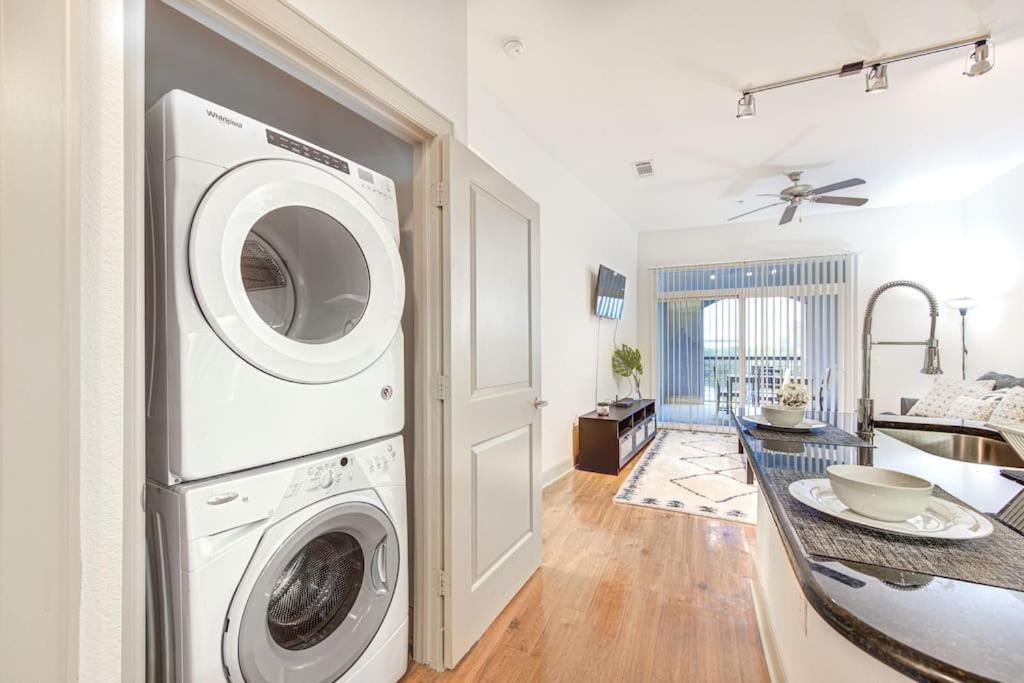 ヒューストンChic 1Br Near Nrg With Pool Wifi Freeparkingアパートメント エクステリア 写真
