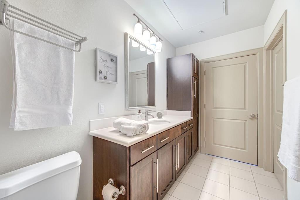 ヒューストンChic 1Br Near Nrg With Pool Wifi Freeparkingアパートメント エクステリア 写真
