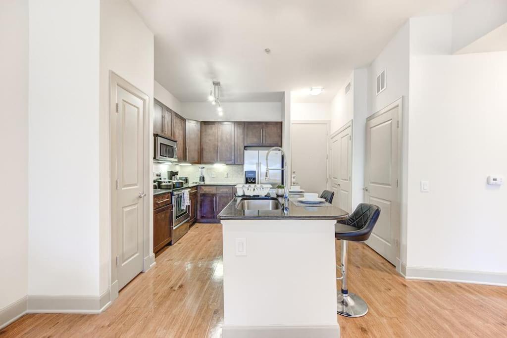 ヒューストンChic 1Br Near Nrg With Pool Wifi Freeparkingアパートメント エクステリア 写真