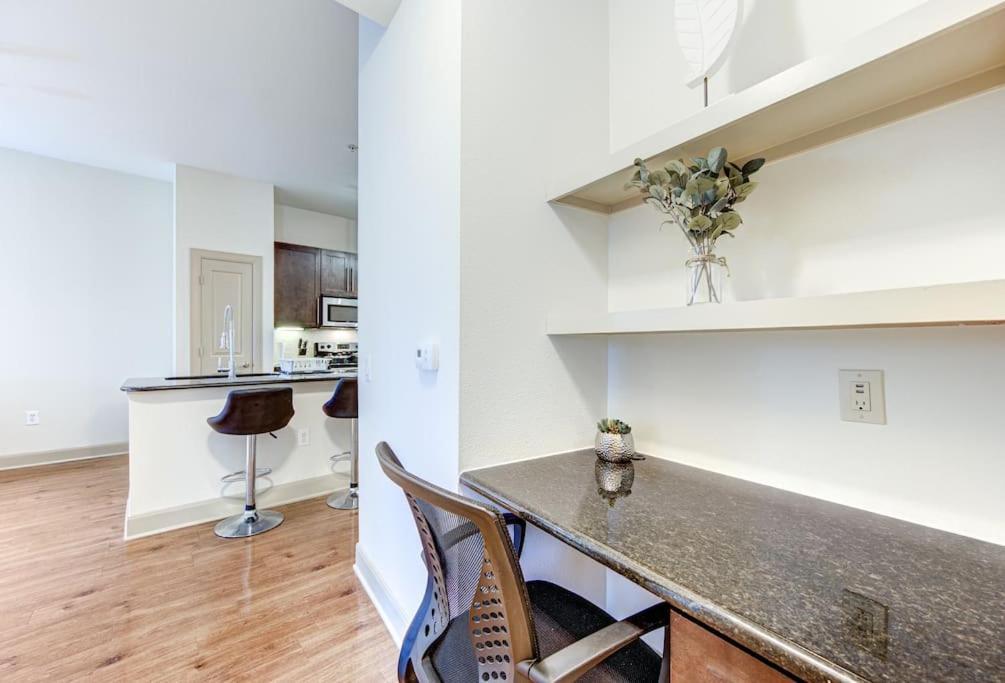 ヒューストンChic 1Br Near Nrg With Pool Wifi Freeparkingアパートメント エクステリア 写真