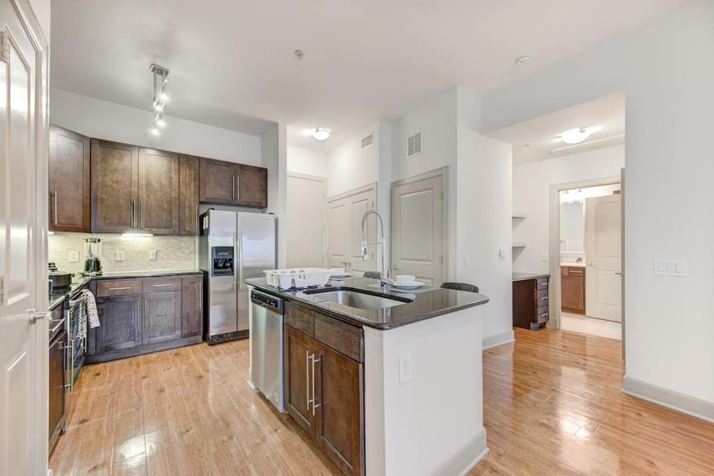 ヒューストンChic 1Br Near Nrg With Pool Wifi Freeparkingアパートメント エクステリア 写真