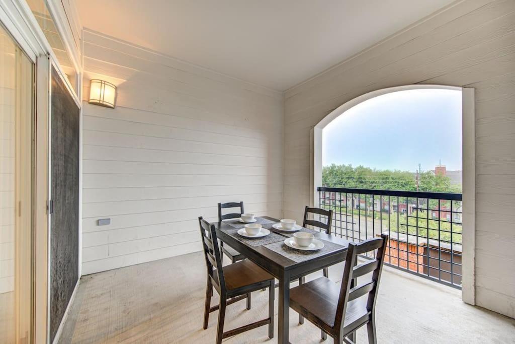 ヒューストンChic 1Br Near Nrg With Pool Wifi Freeparkingアパートメント エクステリア 写真