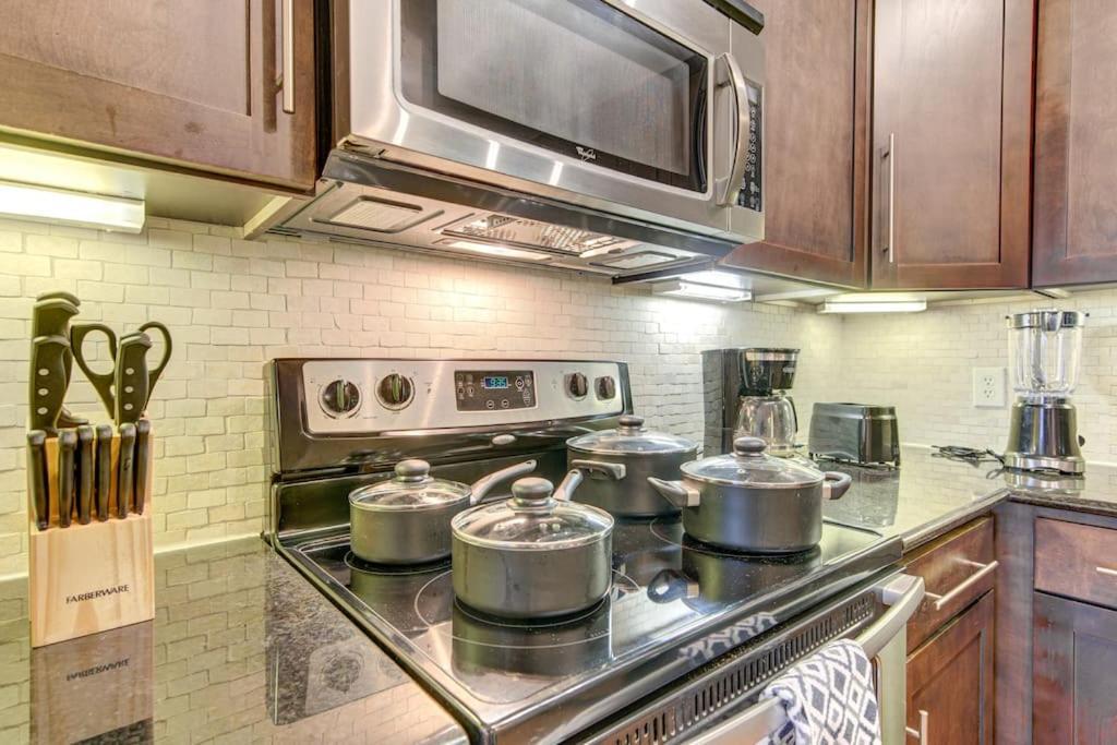 ヒューストンChic 1Br Near Nrg With Pool Wifi Freeparkingアパートメント エクステリア 写真