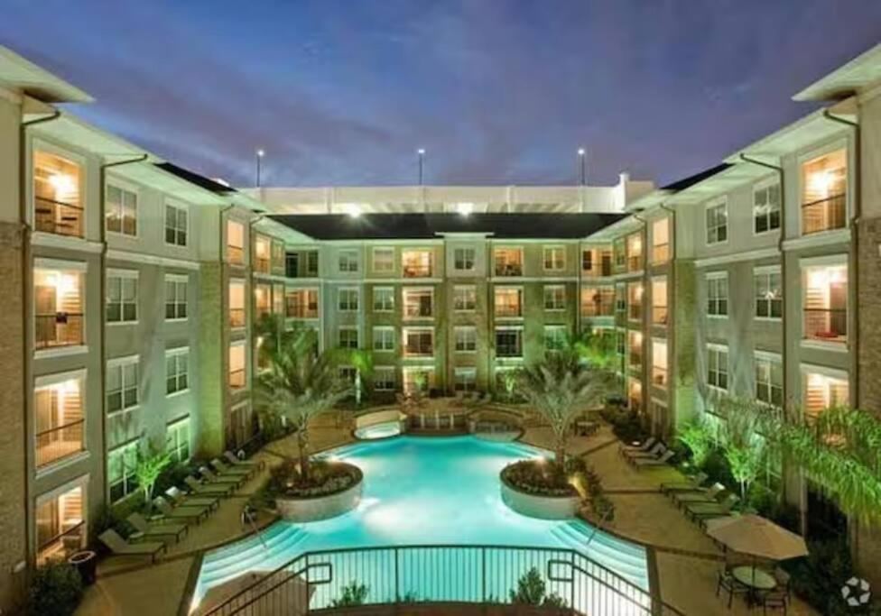 ヒューストンChic 1Br Near Nrg With Pool Wifi Freeparkingアパートメント エクステリア 写真